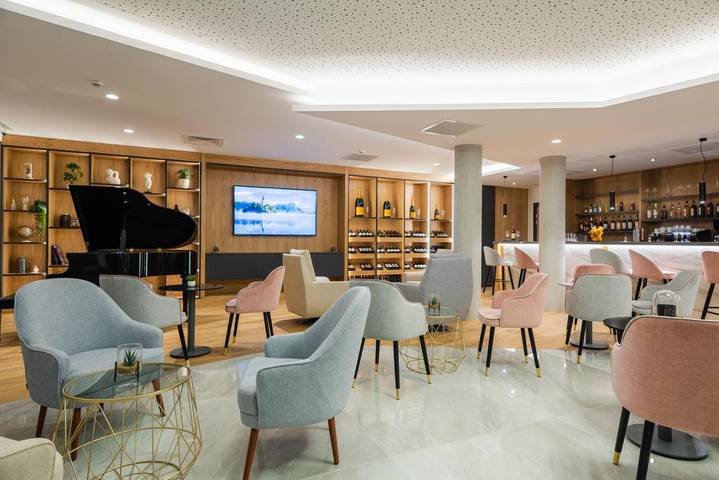 Hôtel pour 4 personnes, avec terrasse