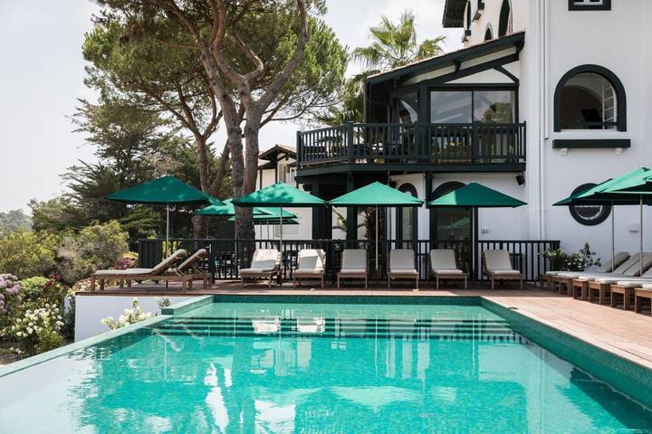Hôtel pour 2 personnes, avec piscine et jardin ainsi que sauna et jacuzzi