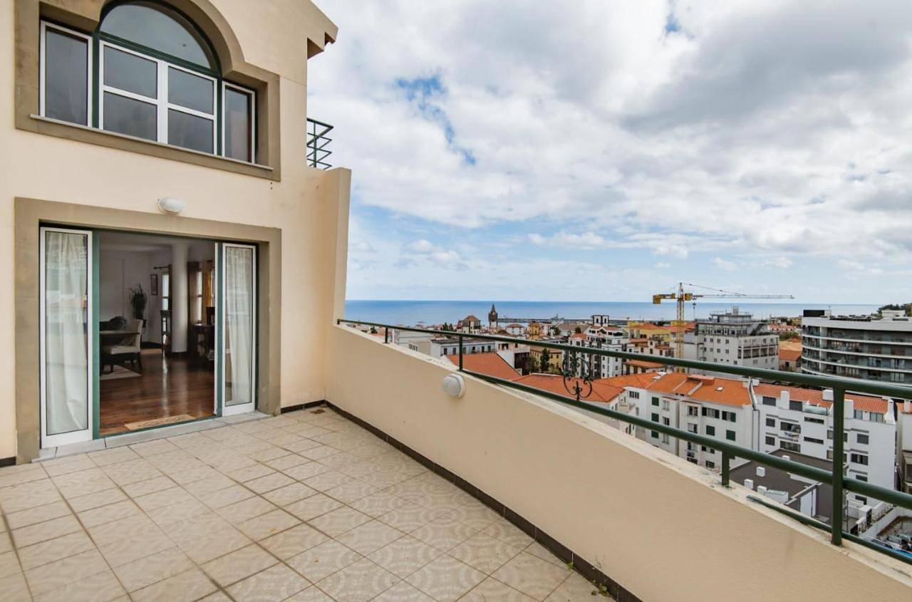 Twin Room with Shared Bathroom in Funchal (Santa Luzia), Île de Madère