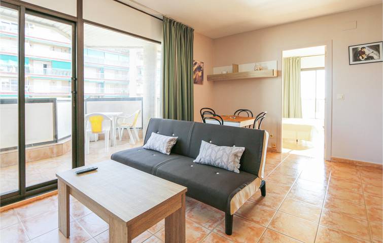 Ferienwohnung für 3 Personen, mit Terrasse und Pool in Costa Barcelona - 2