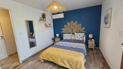 Maison d’hôte pour 2 personnes, avec jardin ainsi que vue et terrasse, animaux acceptés à Vertaizon