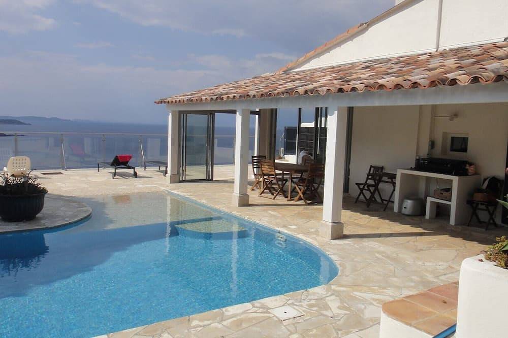 Villa Mit Swimmingpool, Sehr Schöne Meerblick, Levant Island in Hyeres, Parc national Port-Cros