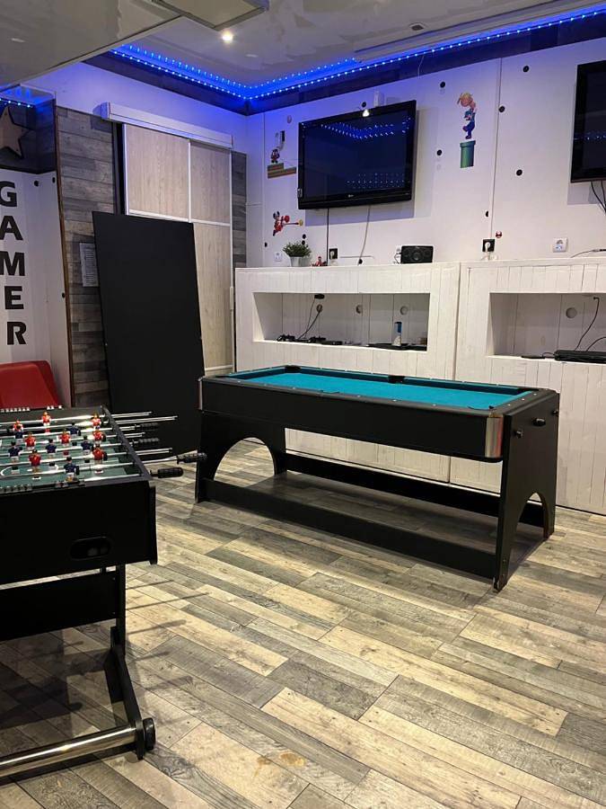Gîte pour 21 personnes, avec jacuzzi ainsi que sauna et piscine à Dijon - 4