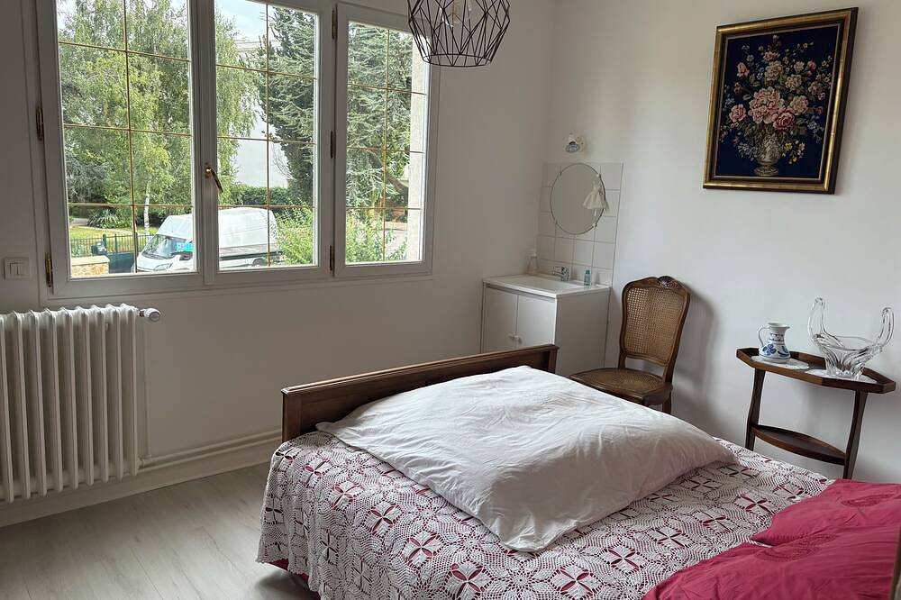A Haven Of Peace On The Outskirts Of Paris in Clamart, Hauts-de-Seine