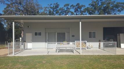 Log Cabin for 6 People in Sydney, New South Wales, Photo 2