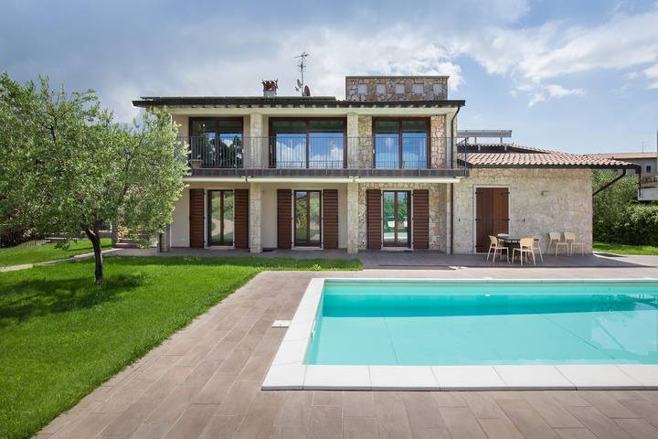 Casa vacanza per 6 persone, con Balcone e Idromassaggio nonché Giardino e Piscina per bambini in 