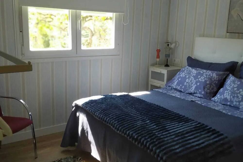 Homerez - Charming House in Parada with Large Garden in O Pereiro de Aguiar, Ourense Region
