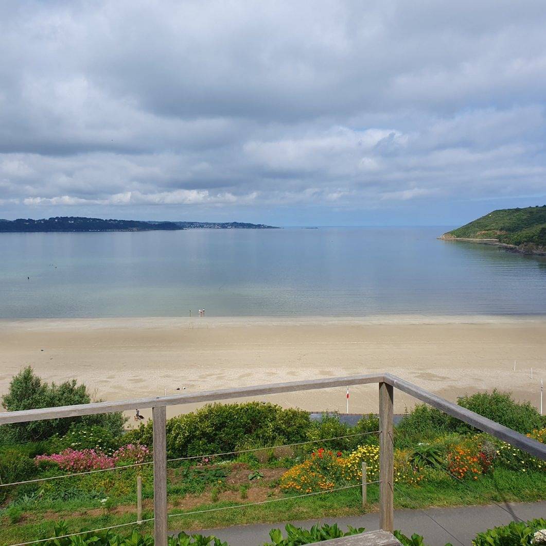 Maison Ty Bastian, 100 m², 1 à 6 personnes, au dessus de la plage in Saint-Michel-en-Grève, Ceinture Dorée