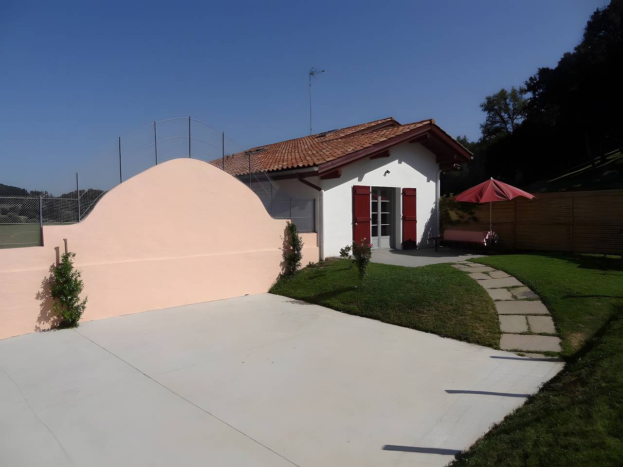 Maison de vacances « Gîte Karrikartea » avec terrasse privée, jardin privé et Wi-Fi in Saint-Pée-sur-Nivelle, Région de Bayonne