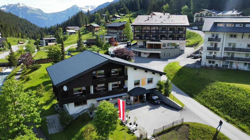Maison d’hôte, avec Terrasse ainsi que Jardin et Vue à Sankt Gallenkirch