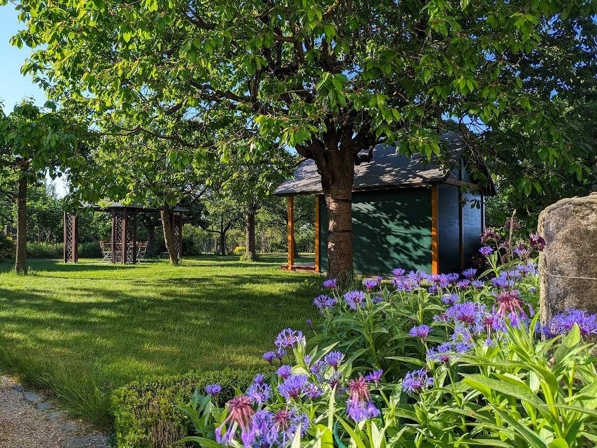 Ferienhaus zur Altmühl - Gartenhaus rot mit einem Schlafzimmer in Ornbau, Fränkisches Seenland