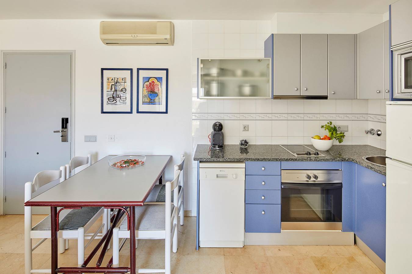 Entire apartment, Apartment (3 Adults + 2 Children) Street View in l'Estartit, Estartit