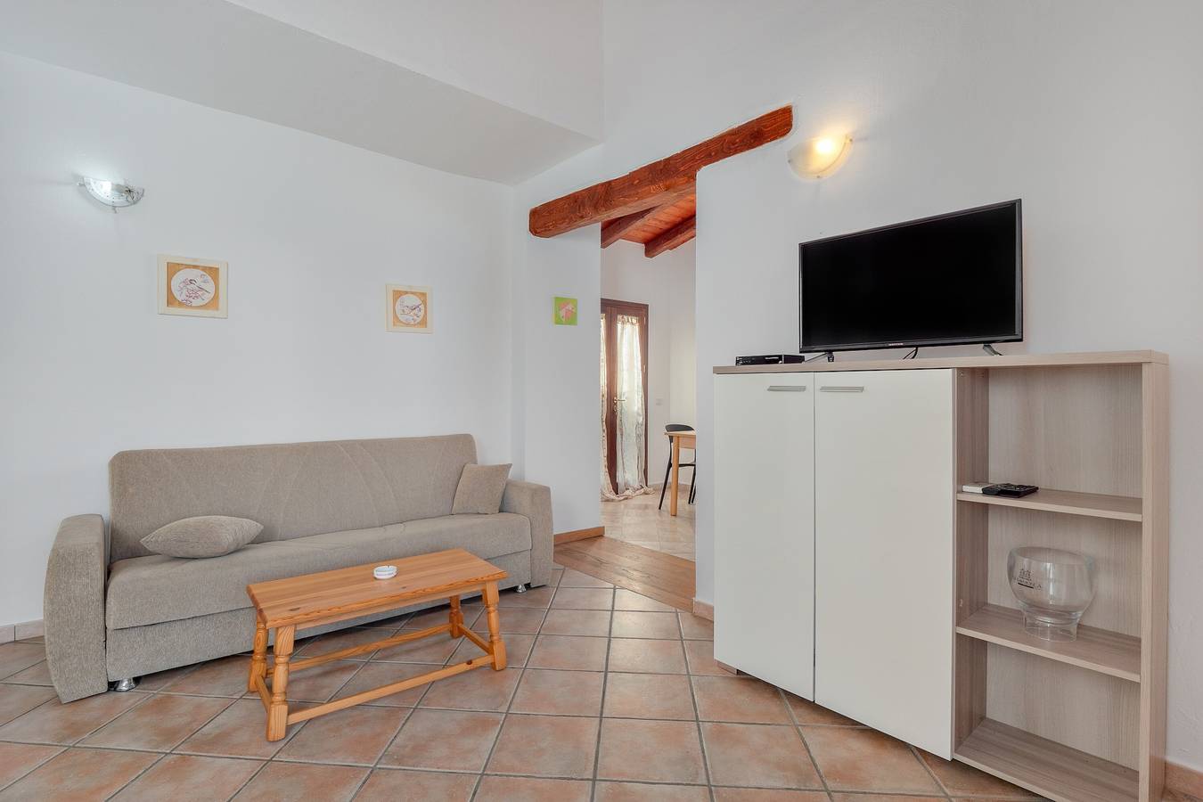 Entire apartment, Apartment 'Orizzonti 31' with Sea View, Private Terrace and Air Conditioning in Baia Caddinas, Golfo Aranci