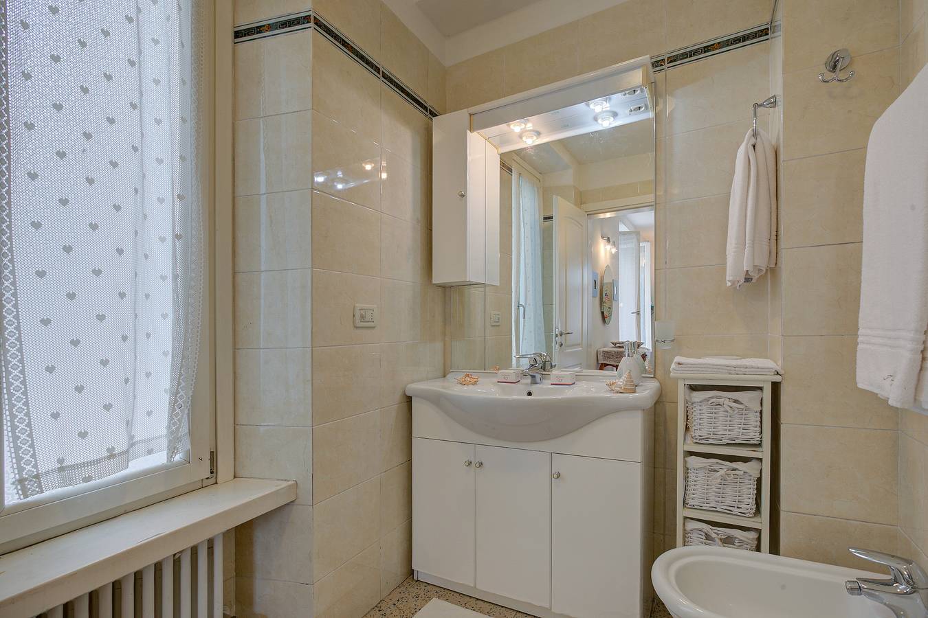 Acogedor hotel-apartamento cerca de la playa, el río y diversos restaurantes in Torbole, Nago-Torbole