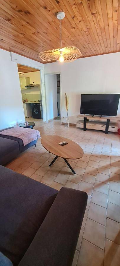 Location de vacances pour 6 personnes, avec jardin et terrasse à Pradons - 2
