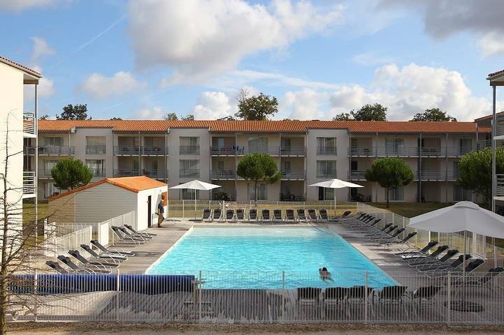 Gîte pour 2 personnes, avec balcon et piscine à Lagord