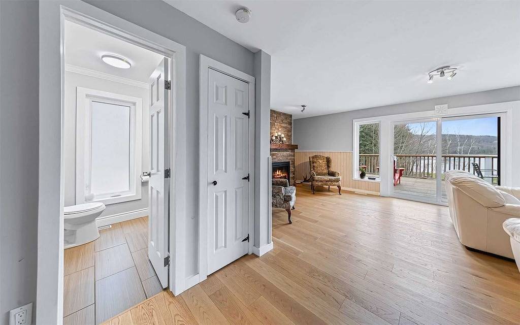 Ultimate Lakeview Cottage Retreat: Hot Tub, Paddle & Play in Hastings Highlands, Ontario