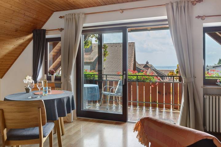 Ferienwohnung für 3 Personen, mit Garten und Seeblick in Hagnau am Bodensee - 2