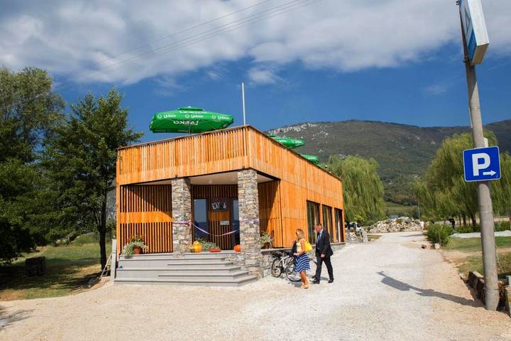 Camping für 6 Personen, mit Terrasse in Slowenien - 2