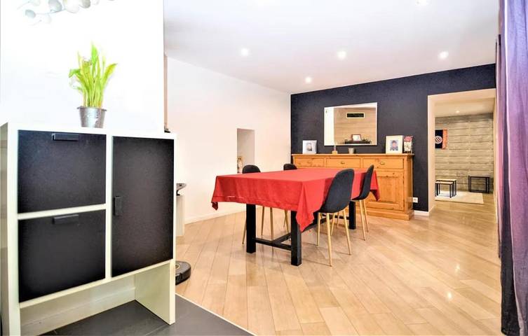 Location de vacances pour 8 personnes, avec balcon et piscine à Sabran - 3