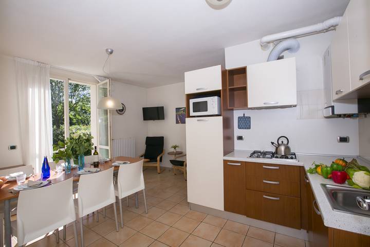 Gîte pour 6 personnes, avec terrasse et vue sur le lac, adapté aux familles dans Porlezza - 4