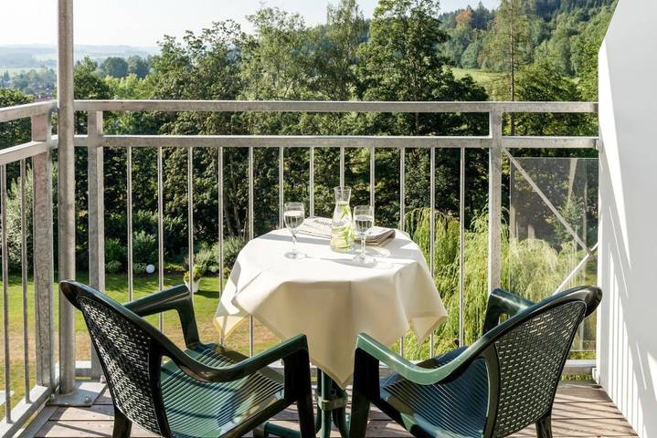 Hôtel pour 2 personnes, avec sauna et piscine ainsi que jardin et jacuzzi à Ottobeuren - 4