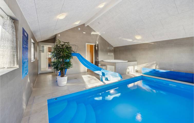 Ferienhaus für 12 Personen, mit Garten und Sauna sowie Whirlpool, kinderfreundlich in Krakow am See - 3