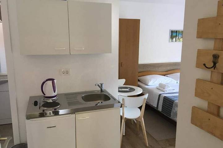 Ganze Wohnung, Guesthouse Family Bosnic -One bedroom apartment with Terrace in Smoljanac, Plitvicer Seen