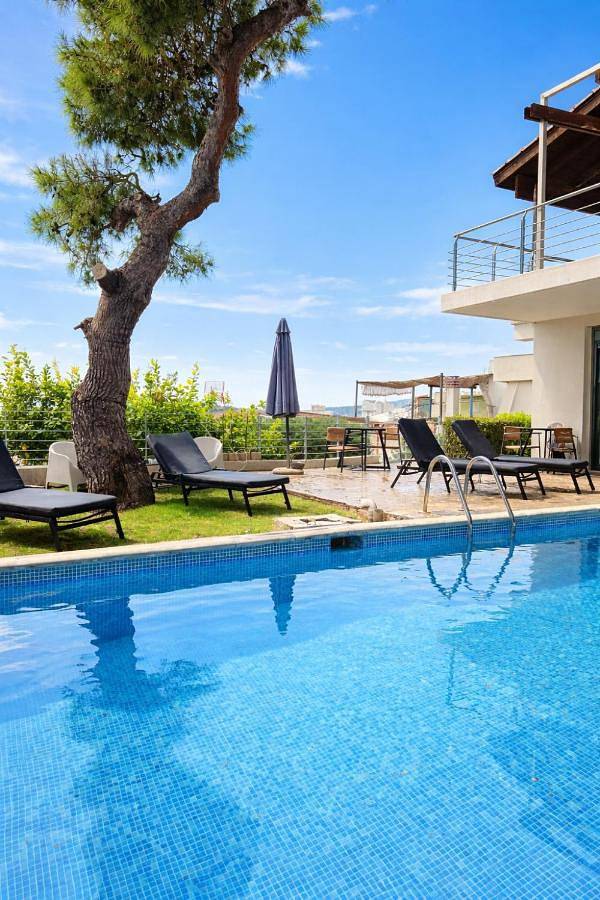 Ferienhaus für 10 Personen, mit Garten und Ausblick sowie Pool