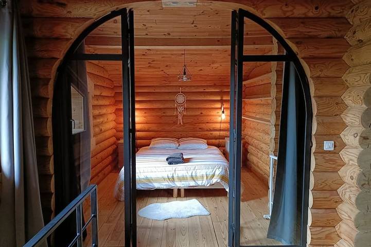 Chalet en fuste unique et atypique in Monbahus, Région de Villeneuve-sur-Lot