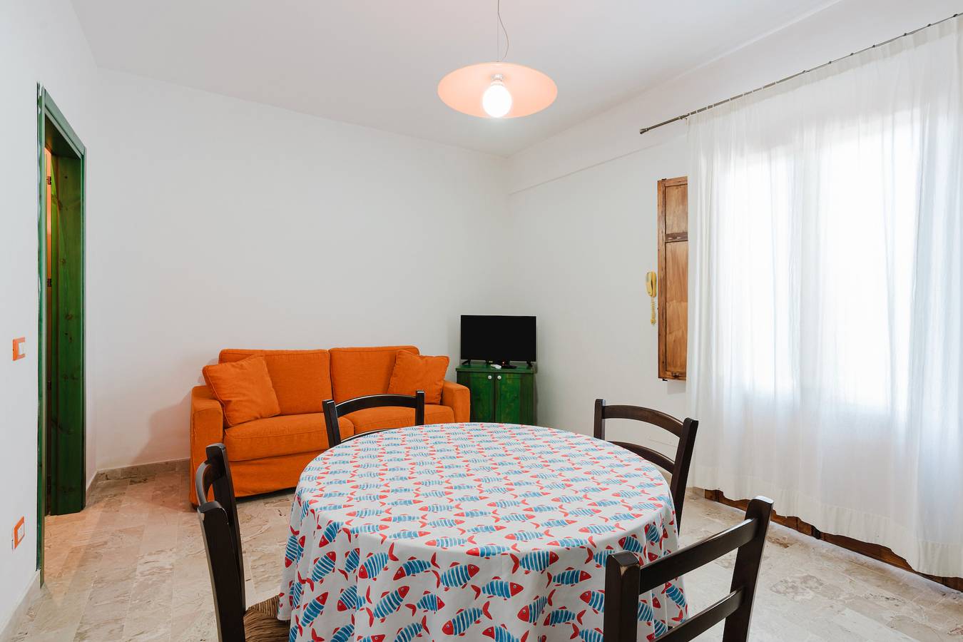 Appartamento intero, Appartamento 'Appartamento Con Vista Piscina 2' con piscina condivisa, Wi-Fi e aria condizionata in Castellammare del Golfo, Provincia di Trapani