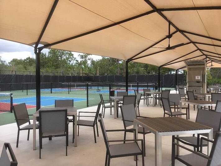 Vacation rental for 4 people, with terrace and pool as well as hot tub in Estero