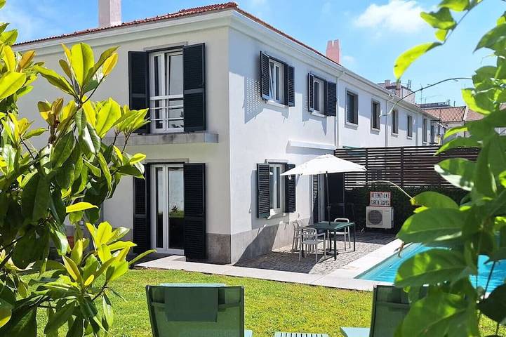 Villa para 6 pessoas, com varanda e jardim e ainda piscina, com animais de estimação em Lisboa