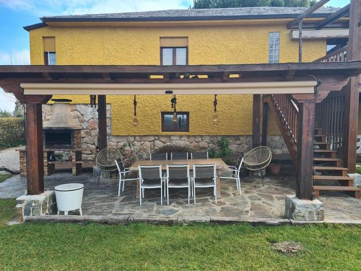 Apartamento para 14 personas, con Balcón y Terraza además de Jardín y Piscina en Pedrezuela