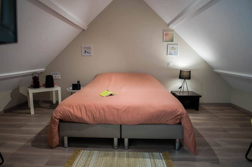 Gîte de charme avec Spa et cheminée, près du Mans, 7 chambres, Wifi, en bord de forêt de Vibraye in Dollon, Sarthe