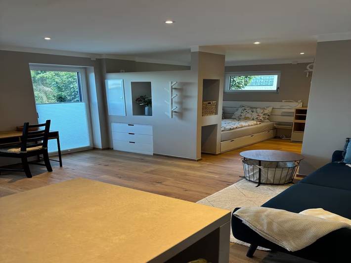 Ganze Wohnung, Wohlfühlstudio in Sylbach - moderne Ferienwohnung mit Balkon in Haßfurt, Landkreis Haßberge