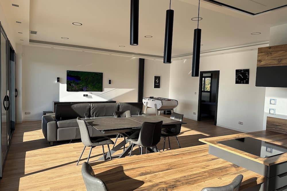 Apartamento entero, Magnificent luxury loft with top-of-the-range amenities. in Montussan, Región de Burdeos