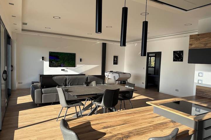 Entire apartment, Magnificent luxury loft with top-of-the-range amenities. in Montussan, Bordeaux region