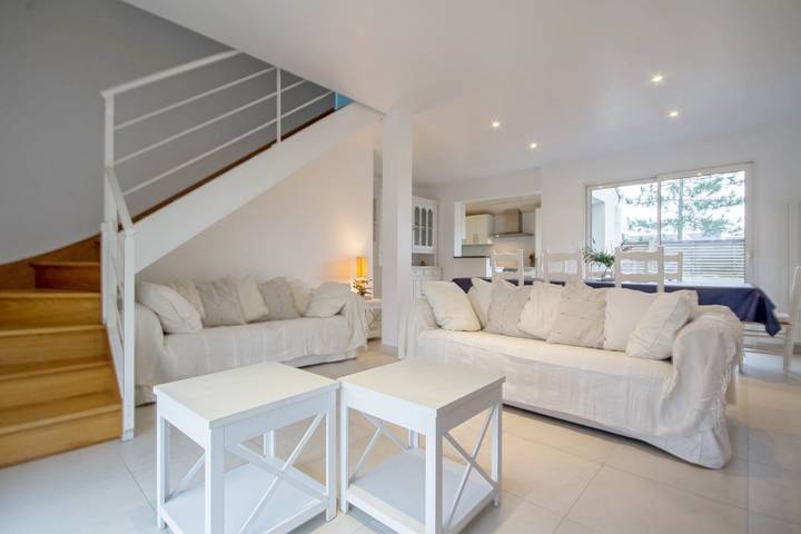 Gîte pour 7 personnes, avec piscine ainsi que jardin et terrasse à Plouhinec (Morbihan) - 2