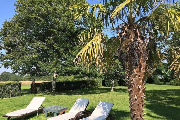 Location de vacances pour 8 personnes, avec Terrasse et Jardin à Prunay-Cassereau