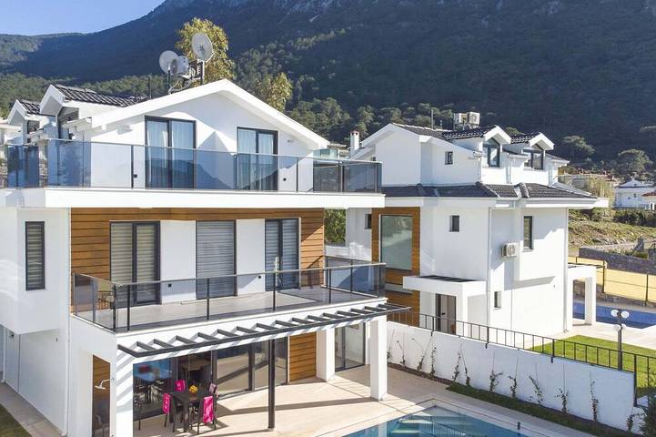 Villa for 8 people, with balcony and garden in Hisaronu