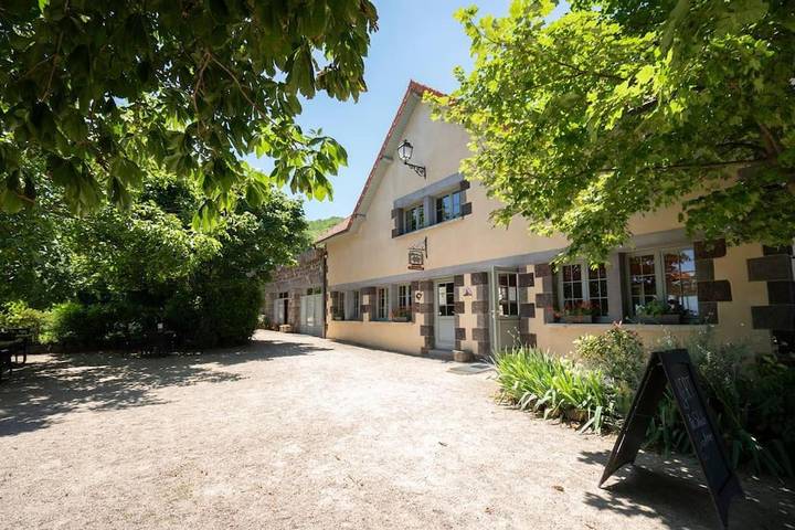 Gîte pour 6 personnes, avec jardin et vue à Volvic - 4