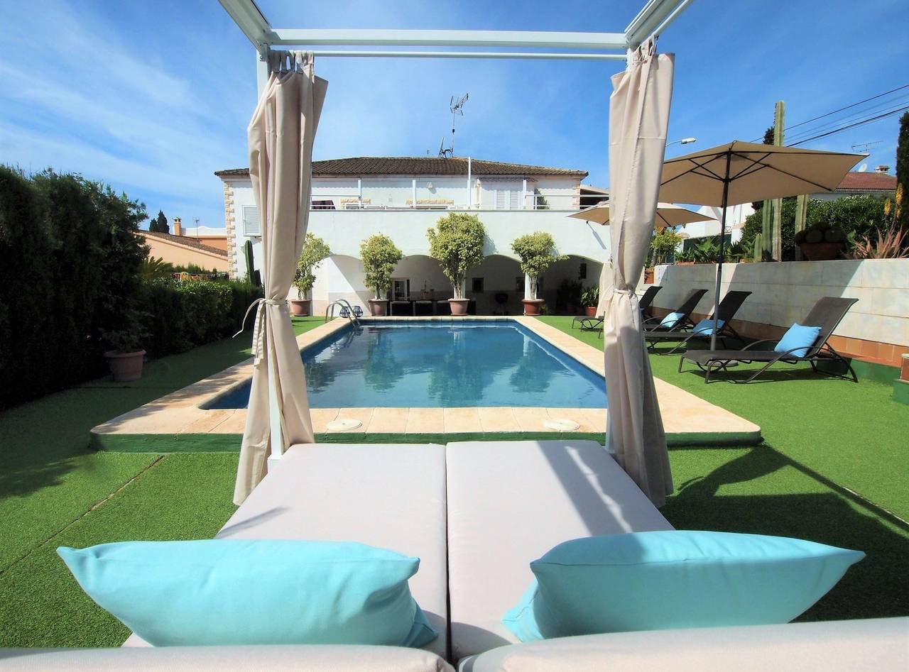 Villa Colibrí, con piscina privada para 6 personas in Son Ferrer, Calvià