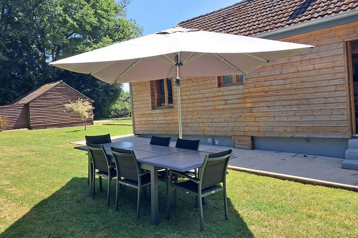 Location de vacances pour 6 personnes, avec jardin à Saint-Amand-en-Puisaye