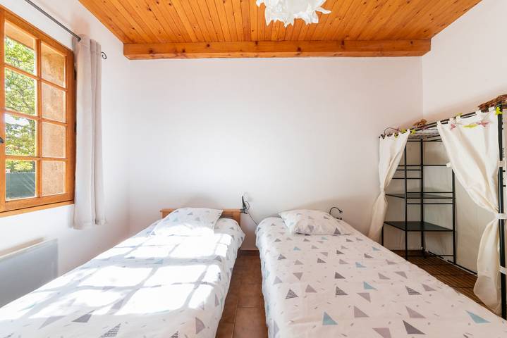 Ferienhaus für 4 Personen mit Terrasse in Régusse, Brignoles Region