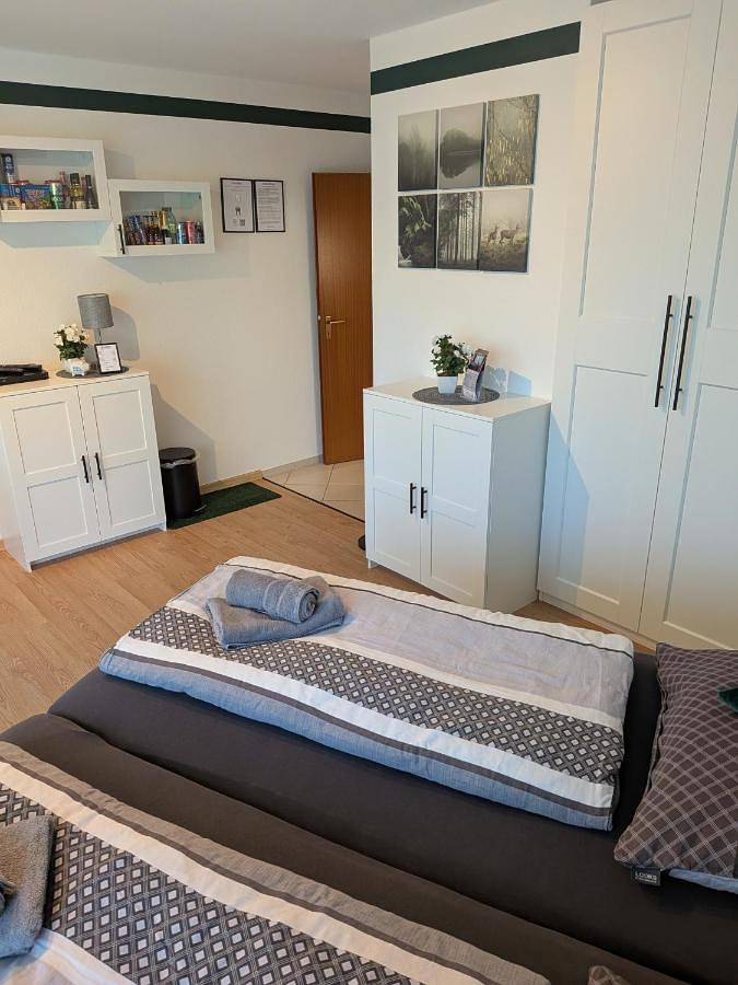 Ganze Wohnung, Apartment #21 im Haus Deutsch Krone - Eg, Balkon, Pool - Renoviert 2026 in Bad Essen, Wiehengebirge