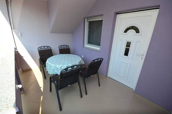 Ferienwohnung für 3 Personen, mit Terrasse und Balkon/Terrasse in Kroatien
