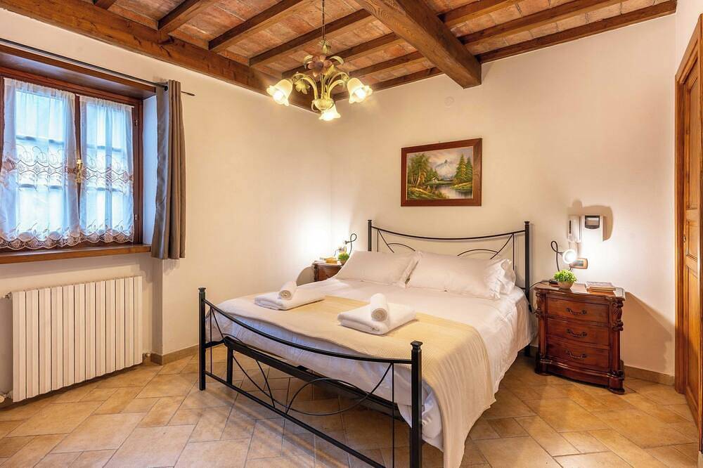 Bergchalet, 3 Schlafzimmer, 2 Badezimmer, privater Pool, fantastische Aussicht. in Villa Collemandina, Garfagnana