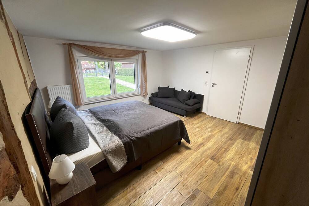 Rheinaus Alleinnutzung voll eingefriedet Wlan malerischen Blickauf Oktogonkirche in Ludorf, Müritz