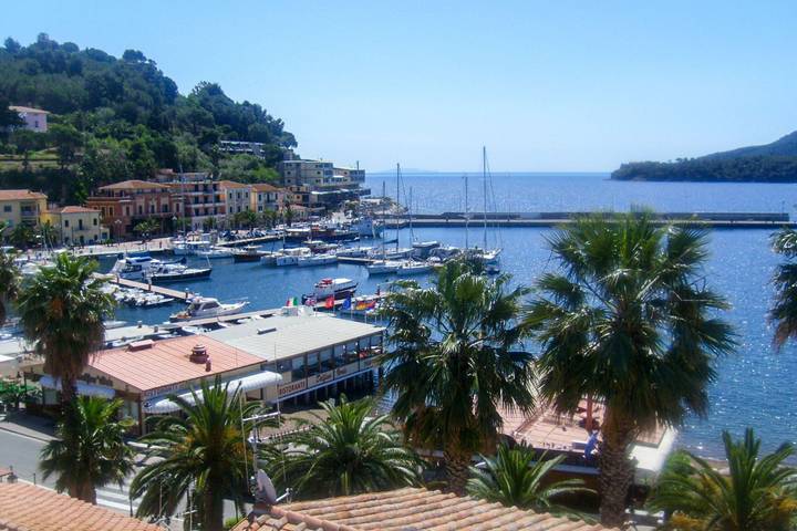 Ferienhaus für 4 Personen mit Terrasse in Porto Azzurro, Toskanischer Archipel